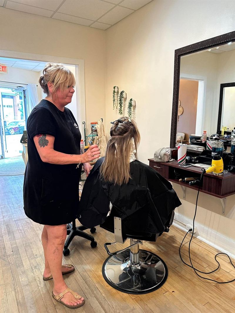 The salon at Fresh Salon Beechwood, view 1