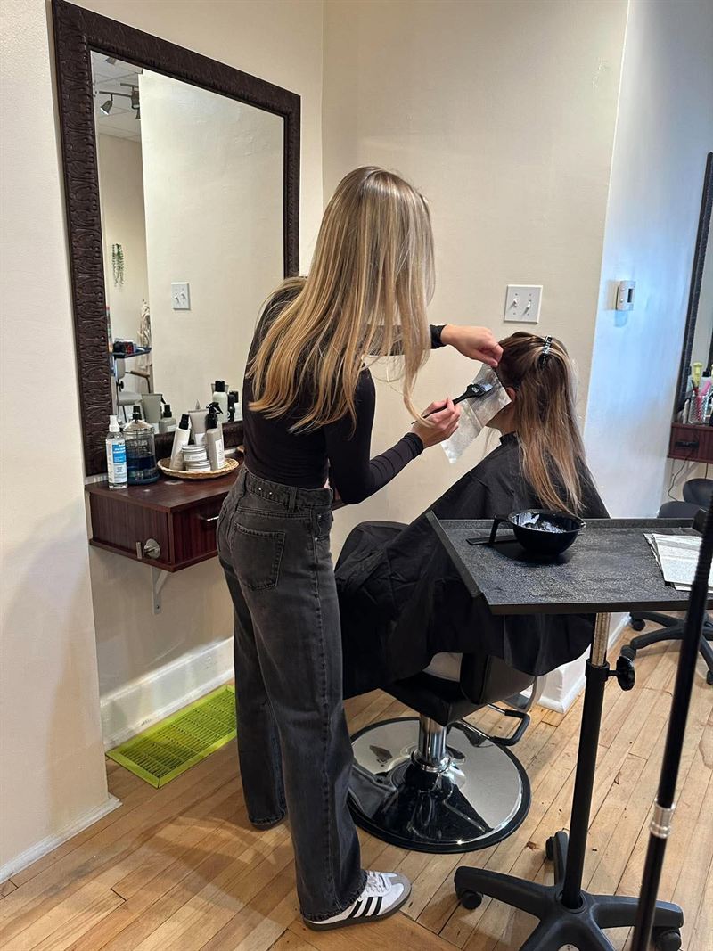 The salon at Fresh Salon Beechwood, view 9